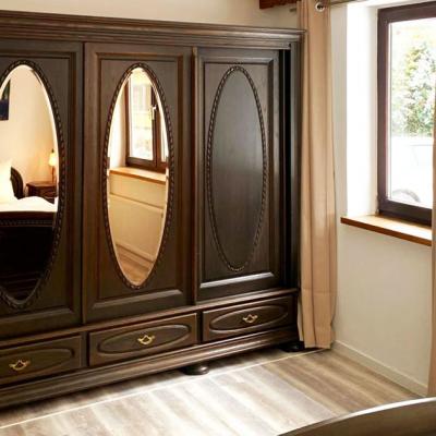 Schlafzimmer J 2