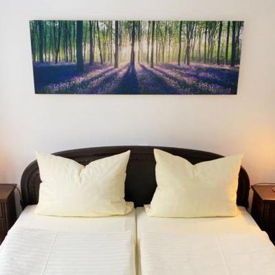 Schlafzimmer J 3
