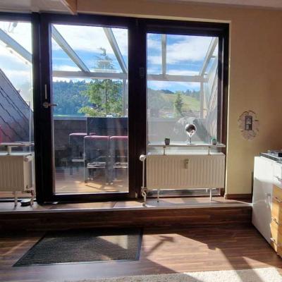 Wohnzimmer U. Balkon